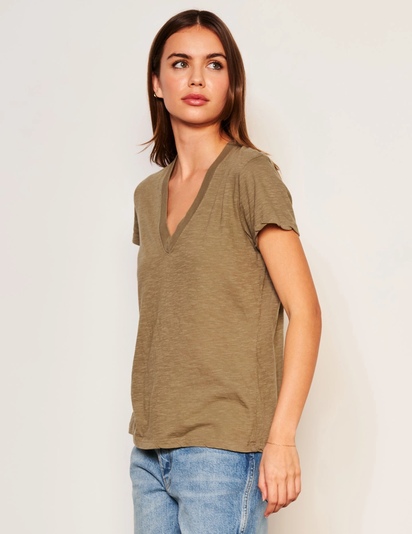 Sundry Deep V-Neck Tee in Fern