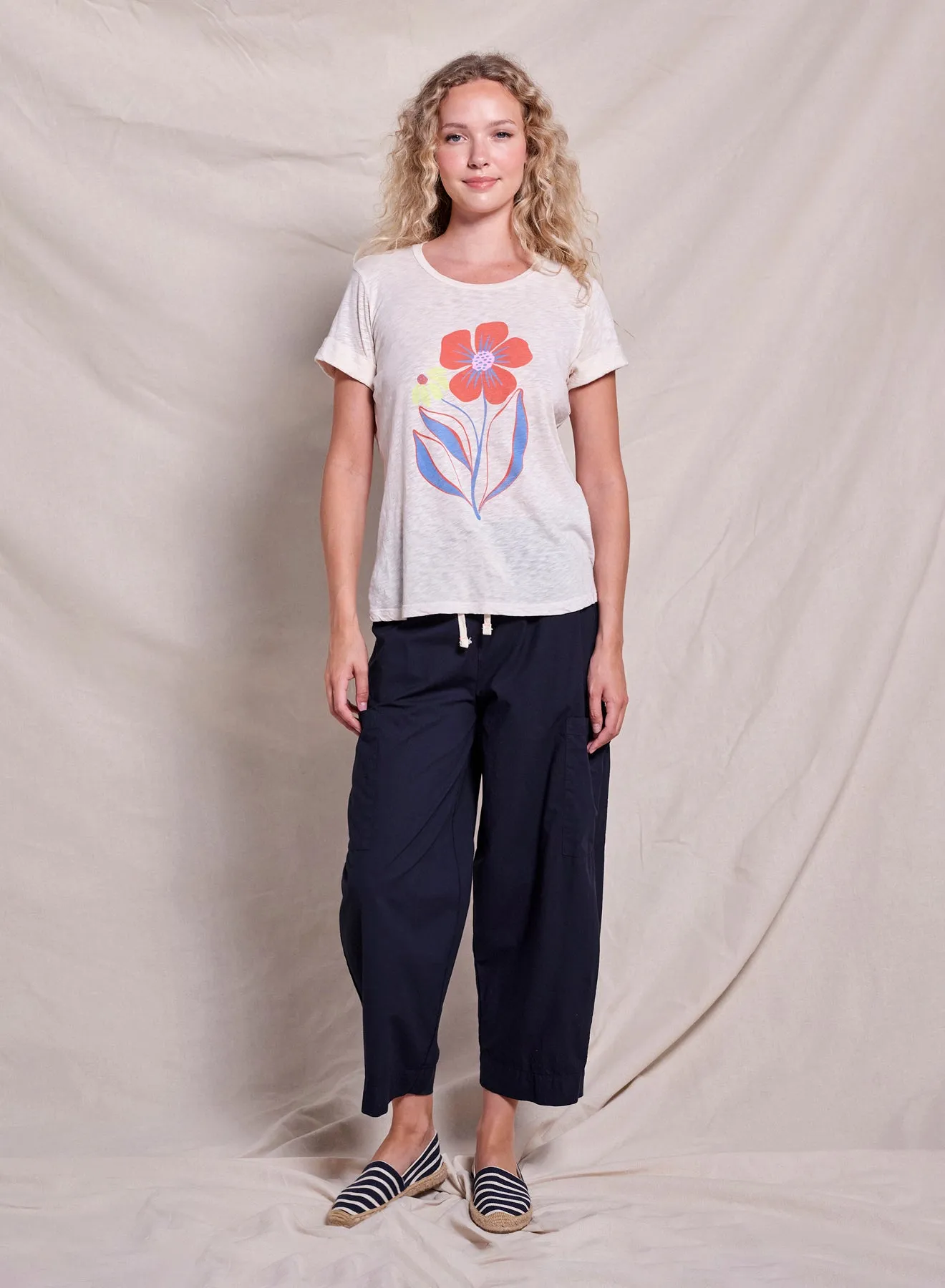 Sundry Flower Rolled Sleeve Tee in Oyster