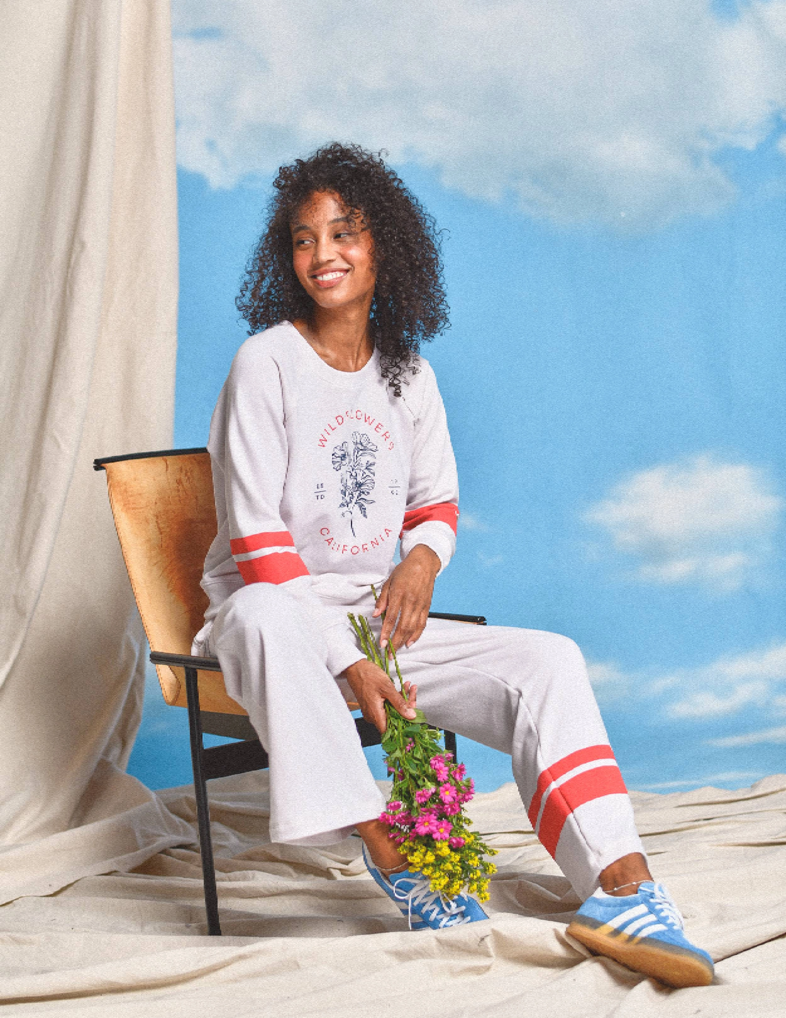 Sundry Wildflowers Raglan Sweatshirt in Oyster