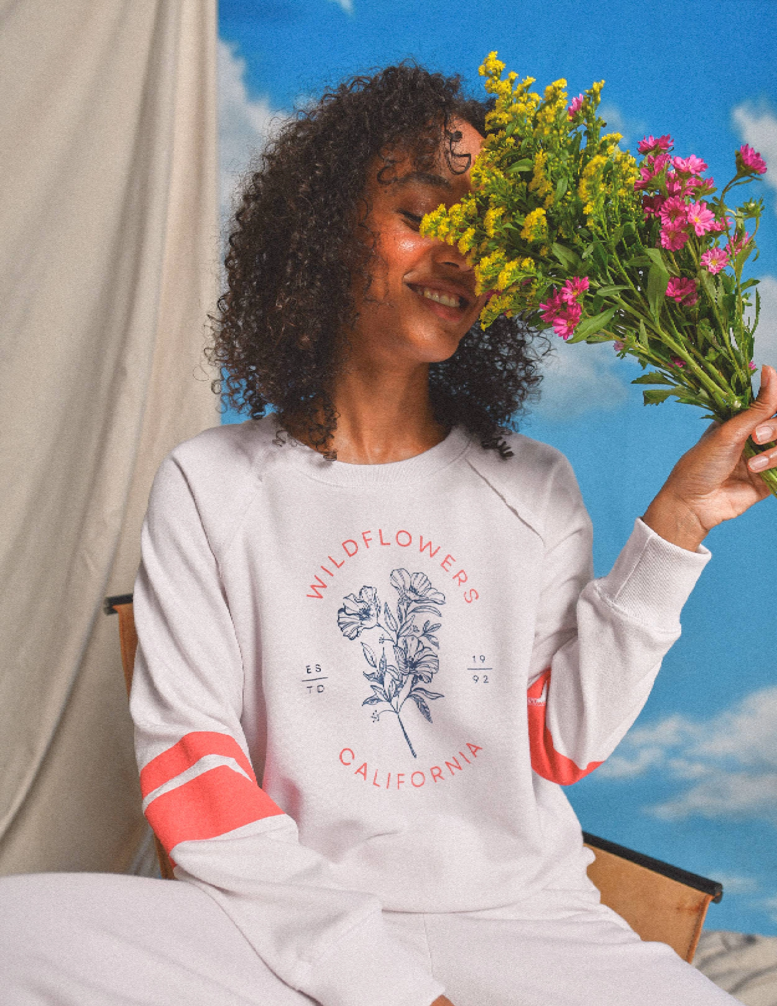 Sundry Wildflowers Raglan Sweatshirt in Oyster